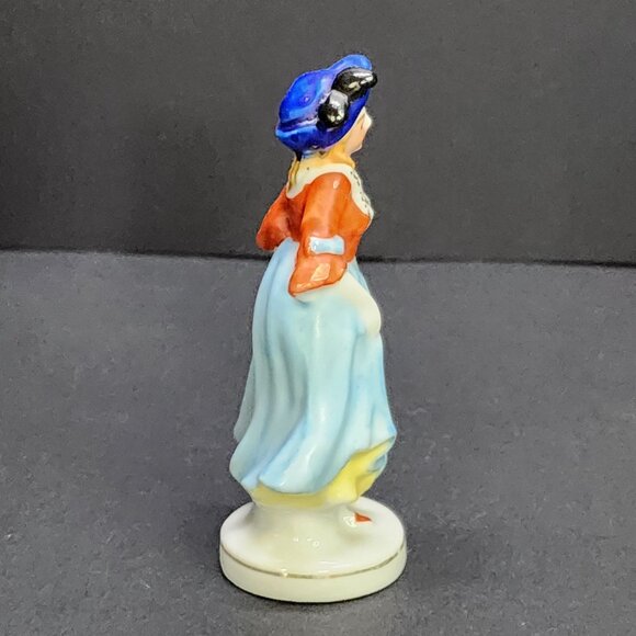 Vintage Victorian Colonial Woman Figurine Hand Painted Porcelain Occupied Japan - Picture 2 of 8